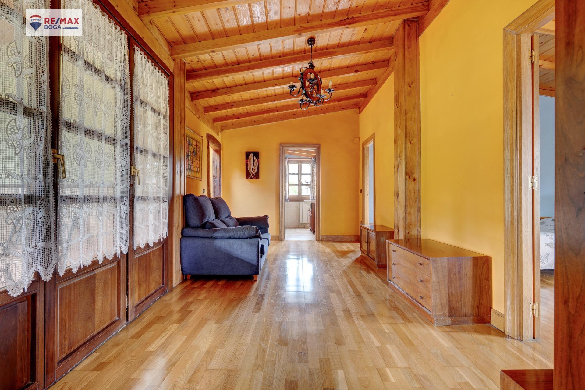 CASA FAMILIAR INDEPENDIENTE, EN ARAMAIO-ALAVA