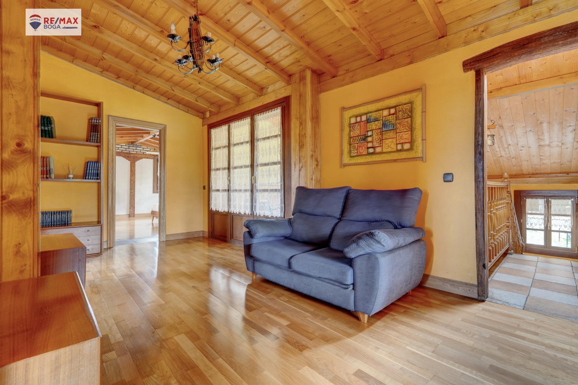 CASA FAMILIAR INDEPENDIENTE, EN ARAMAIO-ALAVA