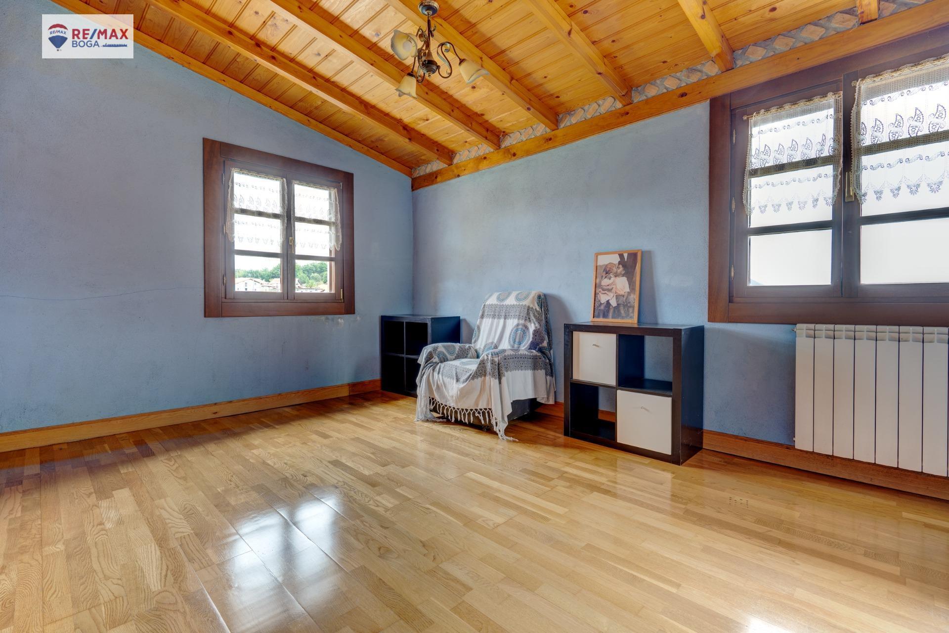 CASA FAMILIAR INDEPENDIENTE, EN ARAMAIO-ALAVA