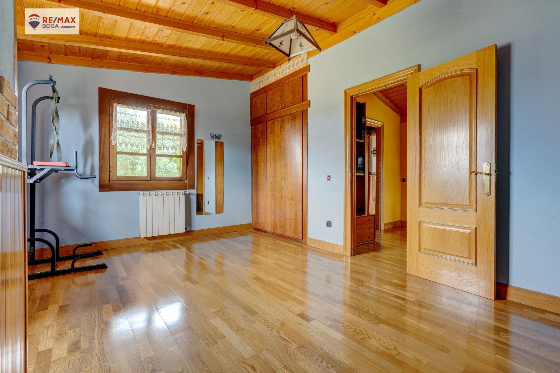 CASA FAMILIAR INDEPENDIENTE, EN ARAMAIO-ALAVA