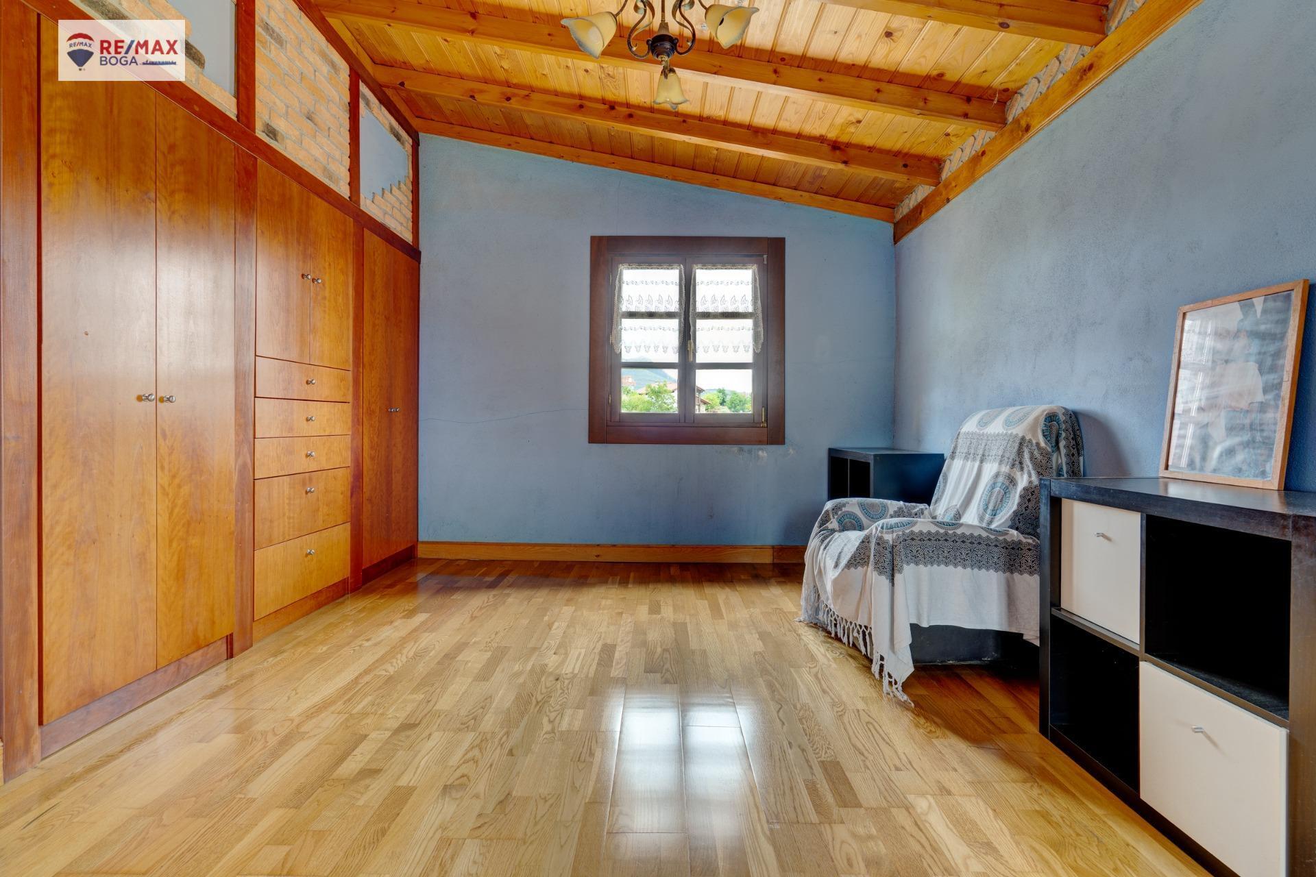 CASA FAMILIAR INDEPENDIENTE, EN ARAMAIO-ALAVA