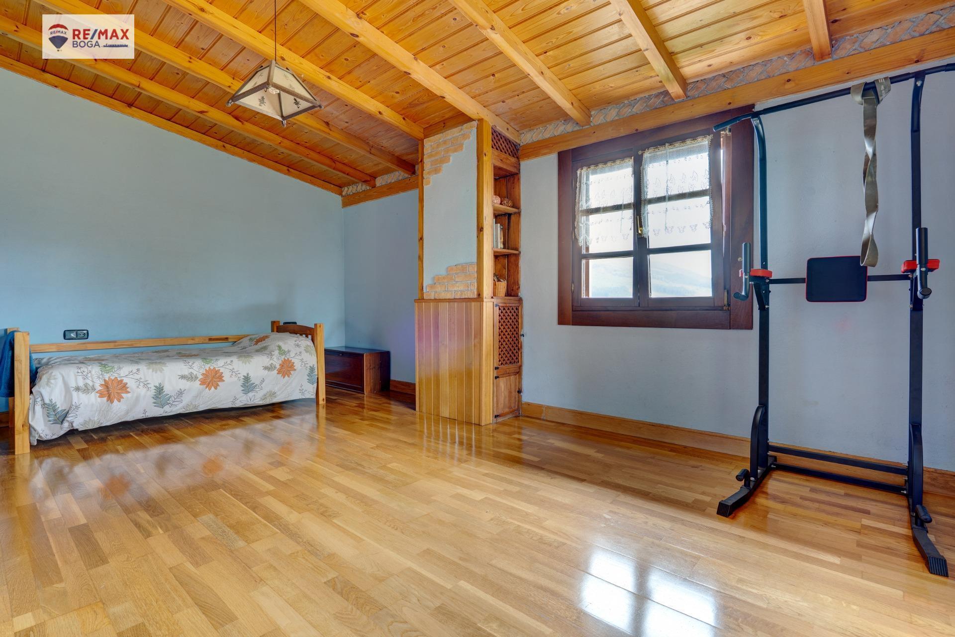 CASA FAMILIAR INDEPENDIENTE, EN ARAMAIO-ALAVA