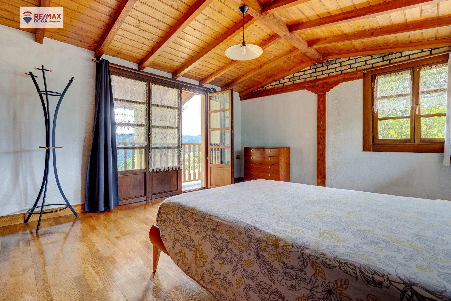 CASA FAMILIAR INDEPENDIENTE, EN ARAMAIO-ALAVA