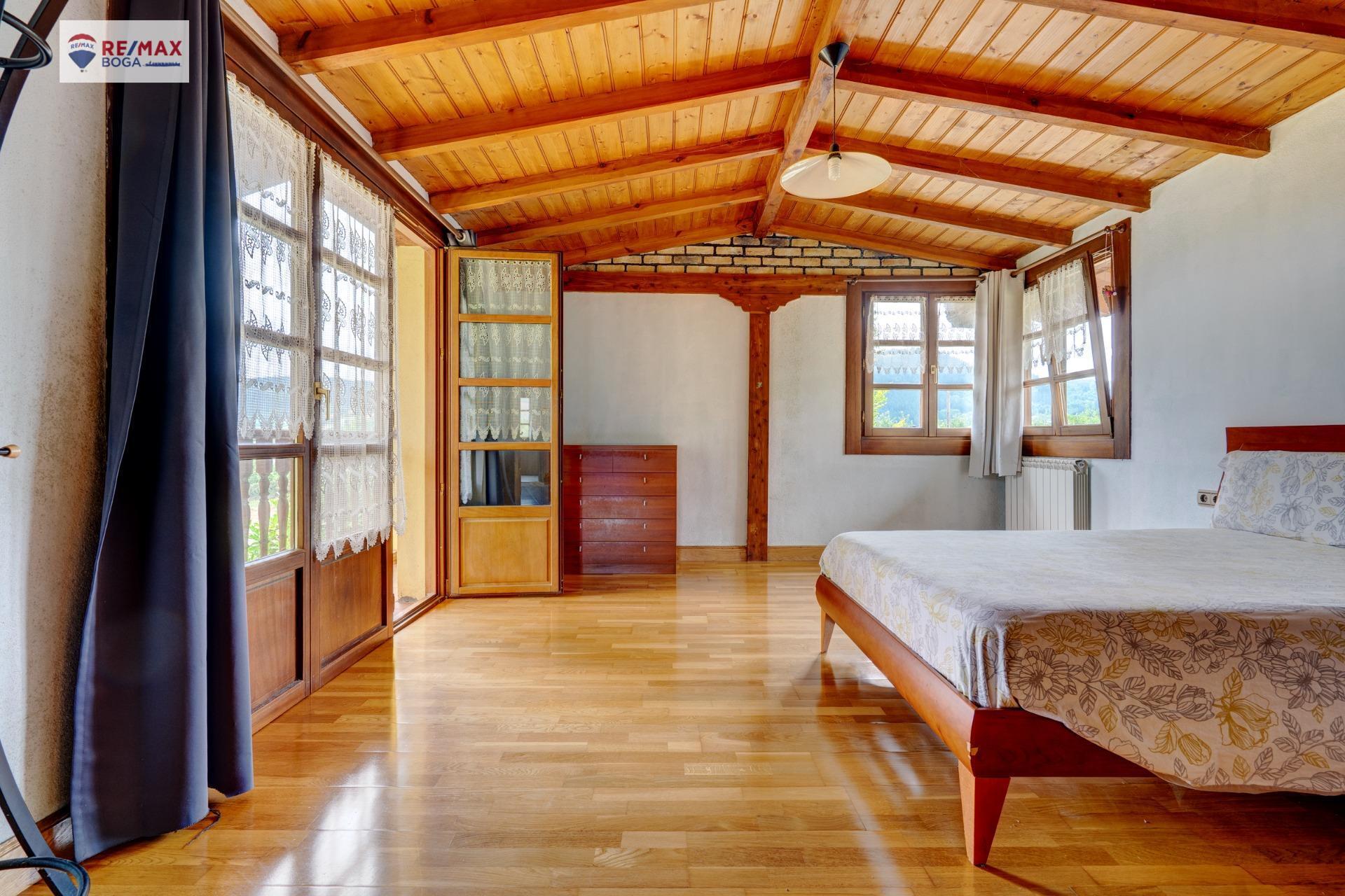CASA FAMILIAR INDEPENDIENTE, EN ARAMAIO-ALAVA