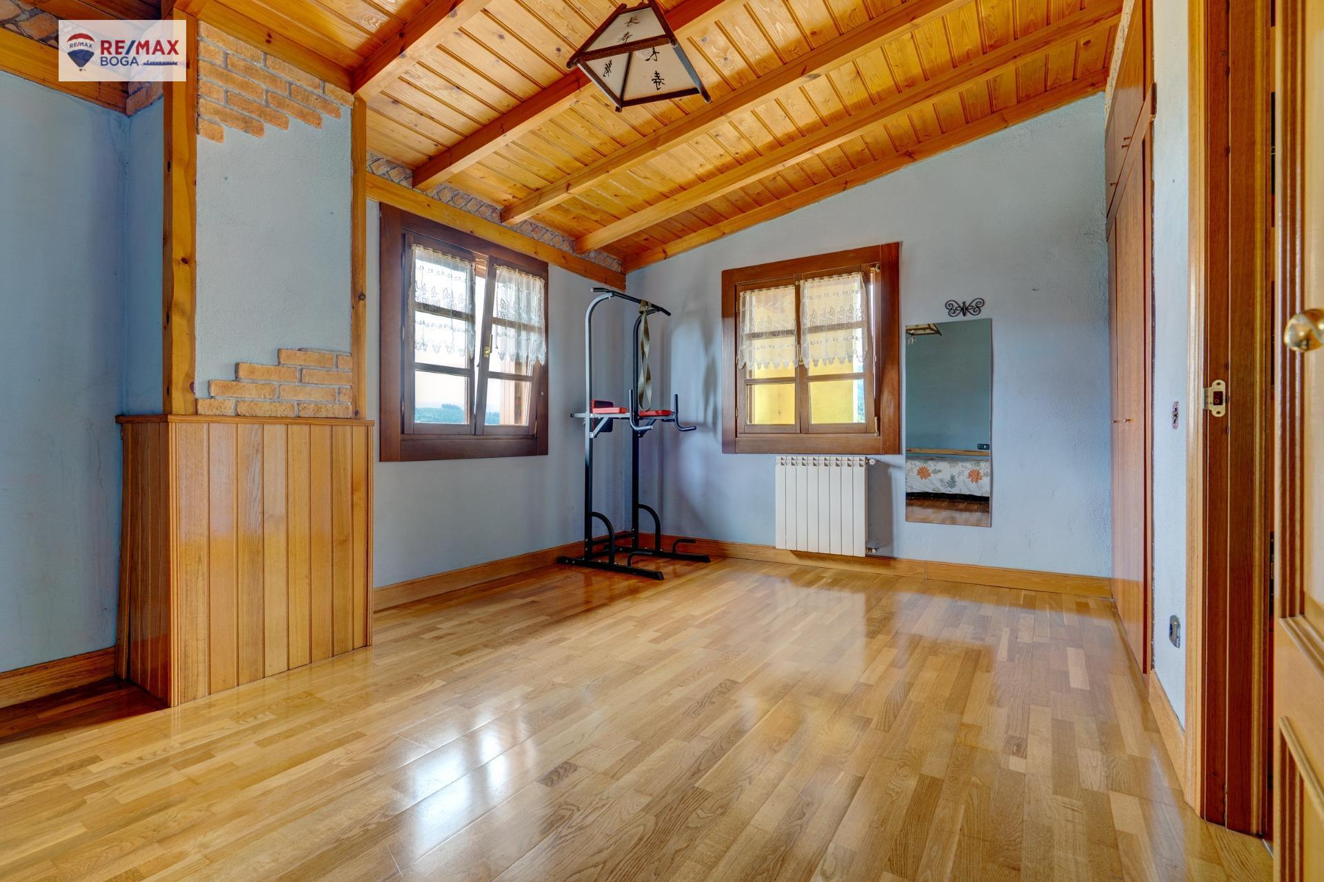 CASA FAMILIAR INDEPENDIENTE, EN ARAMAIO-ALAVA