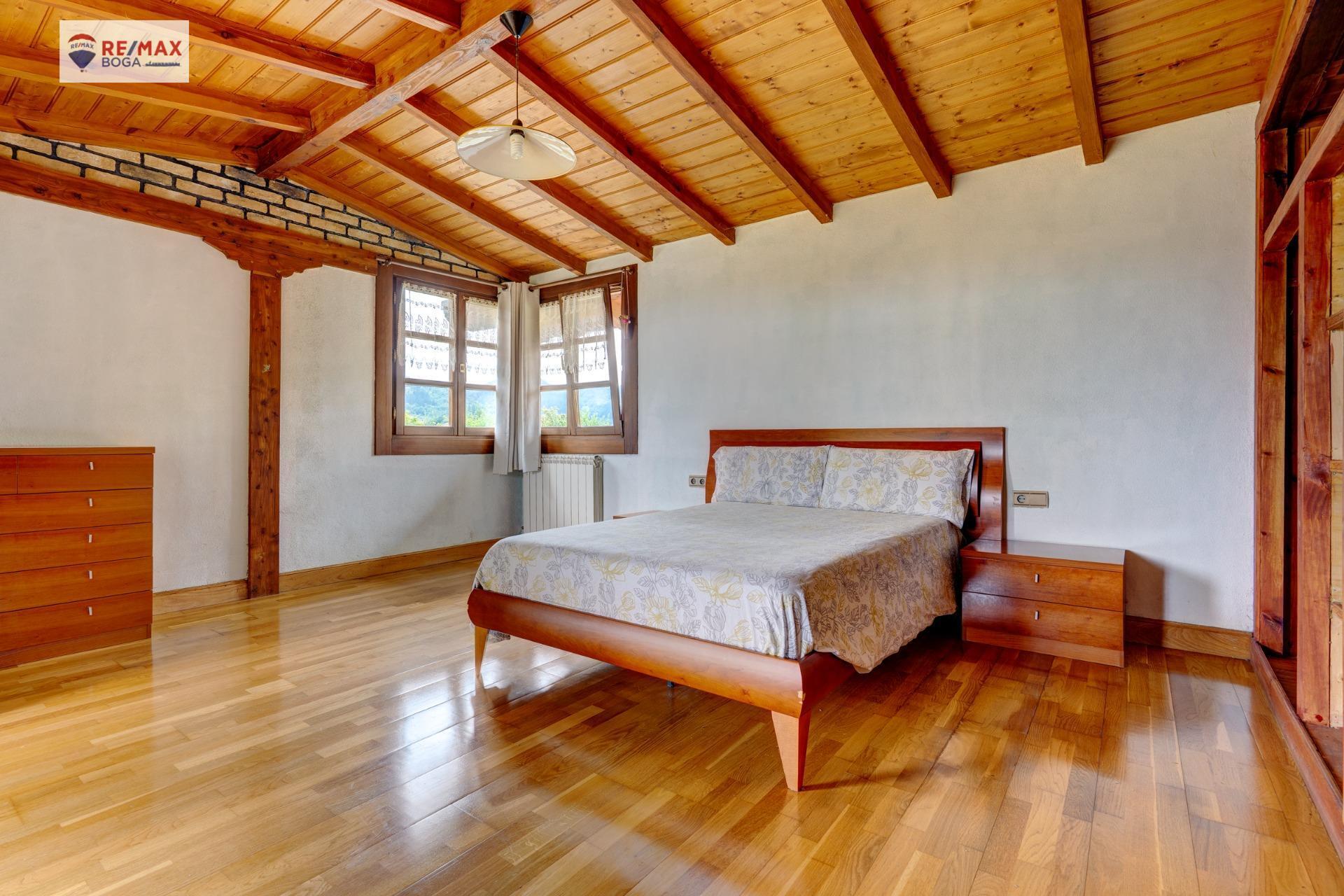 CASA FAMILIAR INDEPENDIENTE, EN ARAMAIO-ALAVA