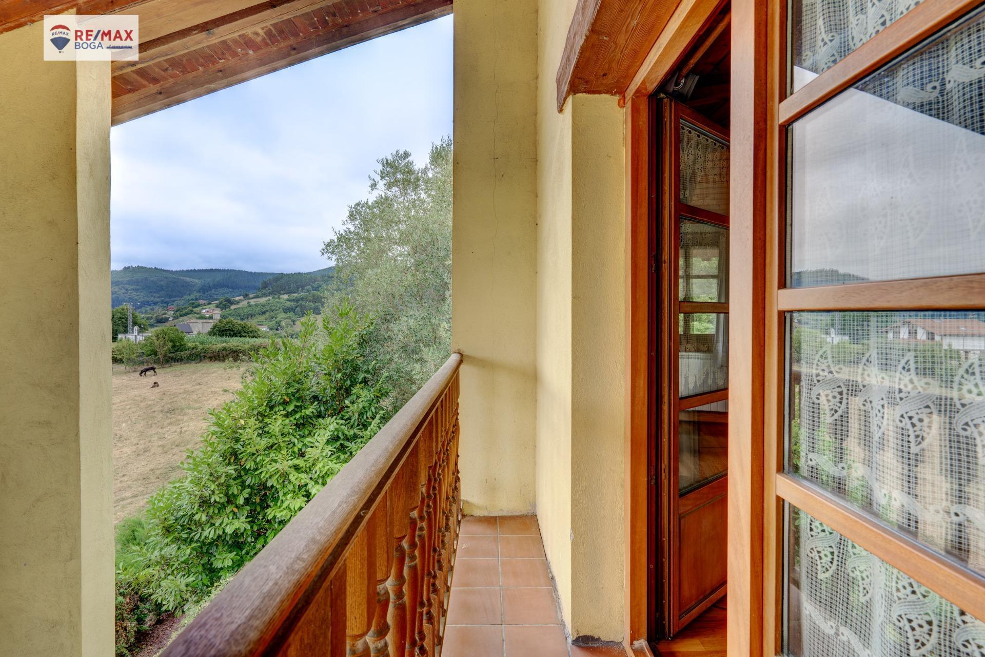CASA FAMILIAR INDEPENDIENTE, EN ARAMAIO-ALAVA