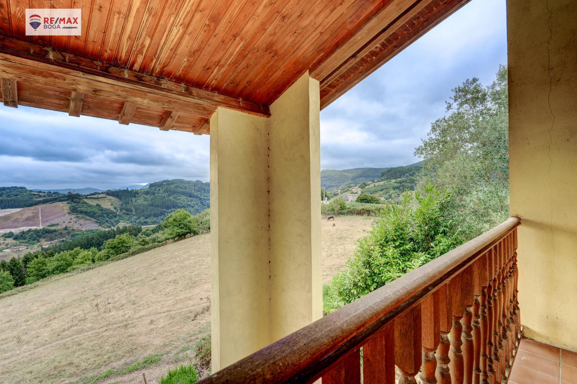 CASA FAMILIAR INDEPENDIENTE, EN ARAMAIO-ALAVA