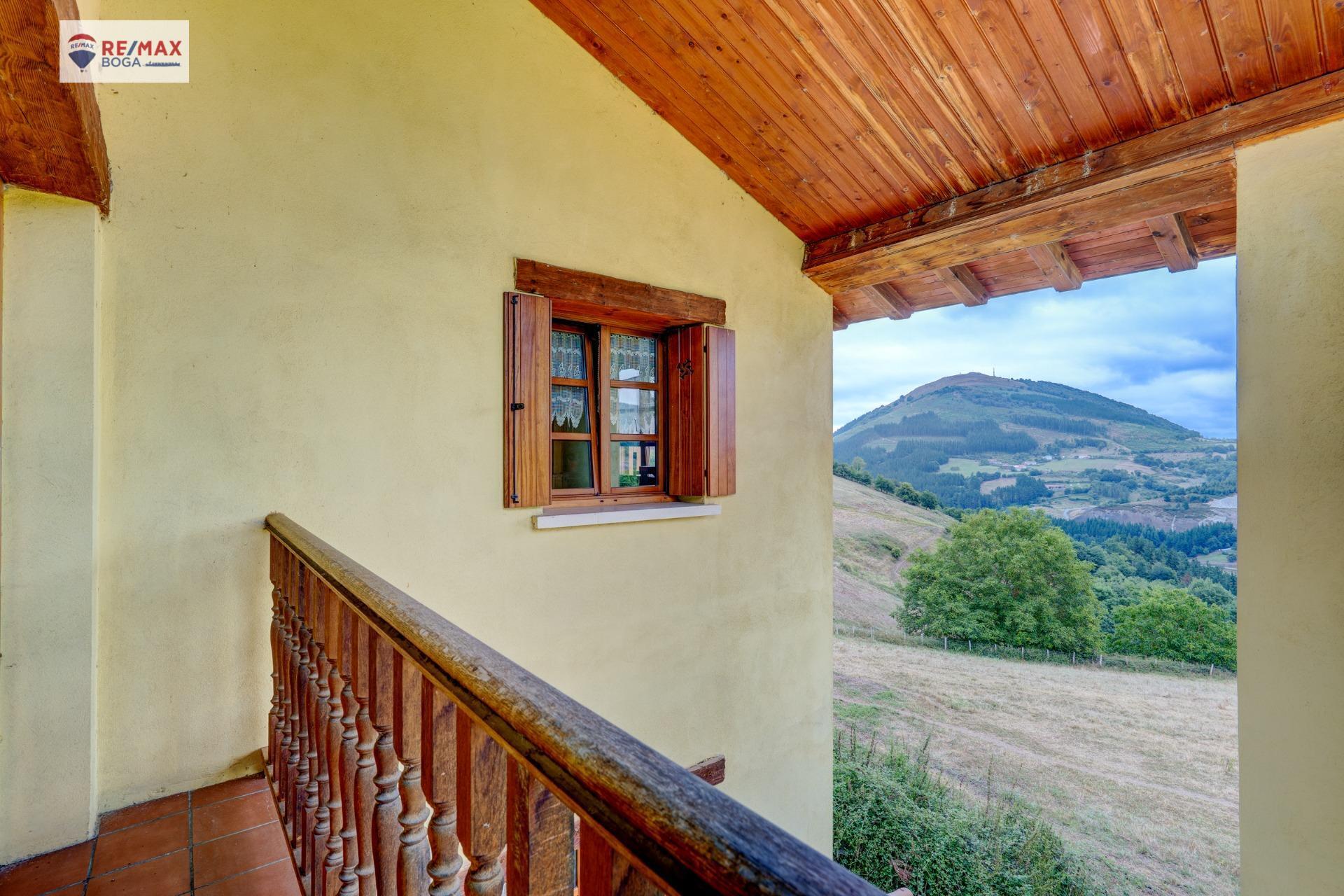 CASA FAMILIAR INDEPENDIENTE, EN ARAMAIO-ALAVA