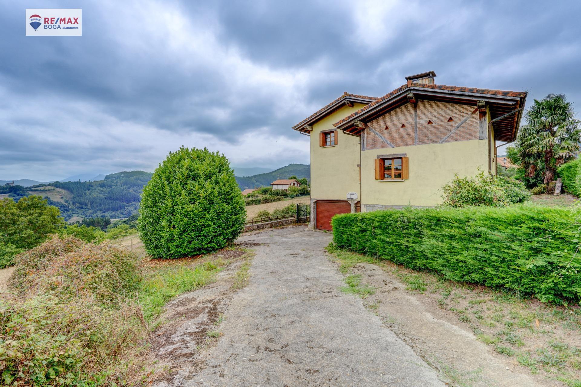 CASA FAMILIAR INDEPENDIENTE, EN ARAMAIO-ALAVA