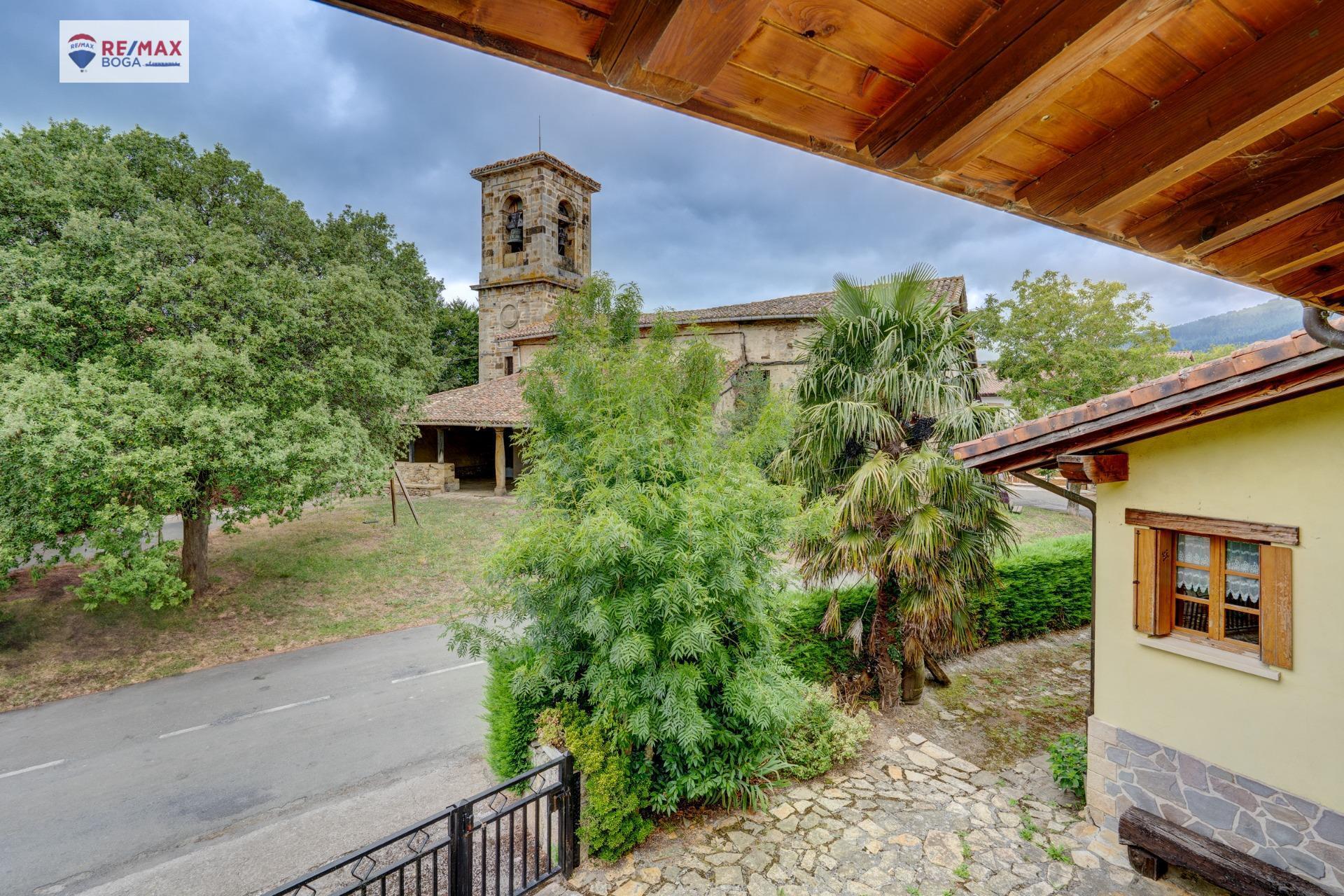 CASA FAMILIAR INDEPENDIENTE, EN ARAMAIO-ALAVA
