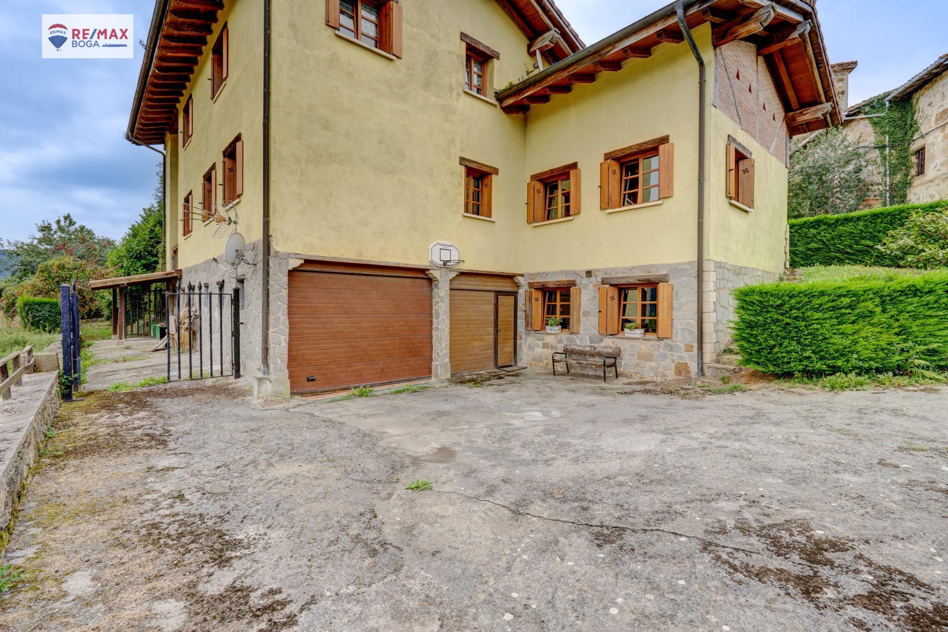 CASA FAMILIAR INDEPENDIENTE, EN ARAMAIO-ALAVA