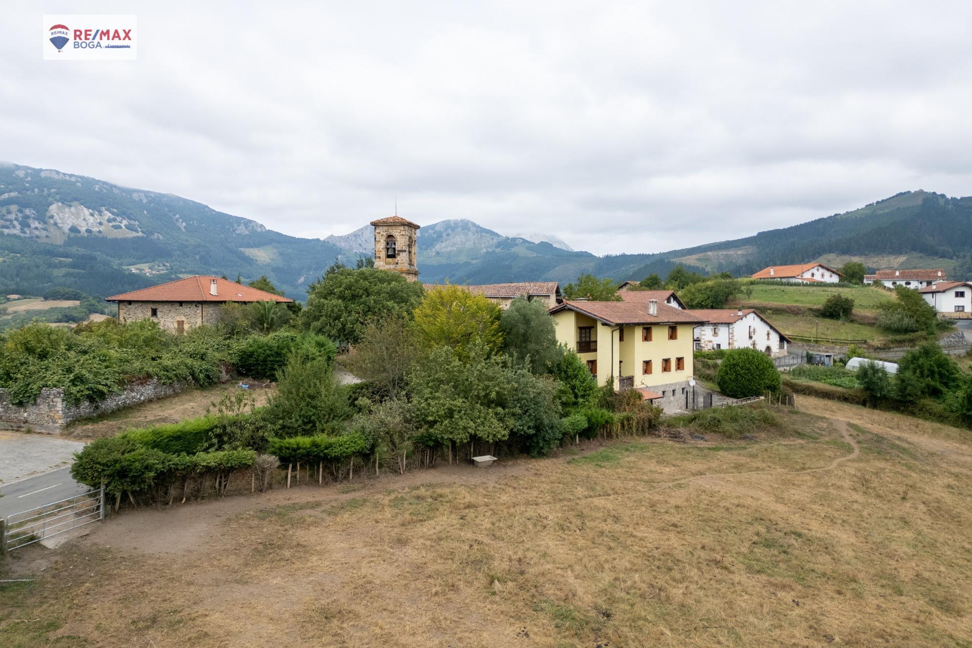 CASA FAMILIAR INDEPENDIENTE, EN ARAMAIO-ALAVA