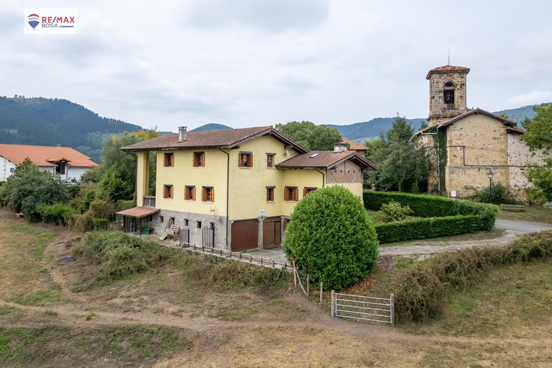 CASA FAMILIAR INDEPENDIENTE, EN ARAMAIO-ALAVA