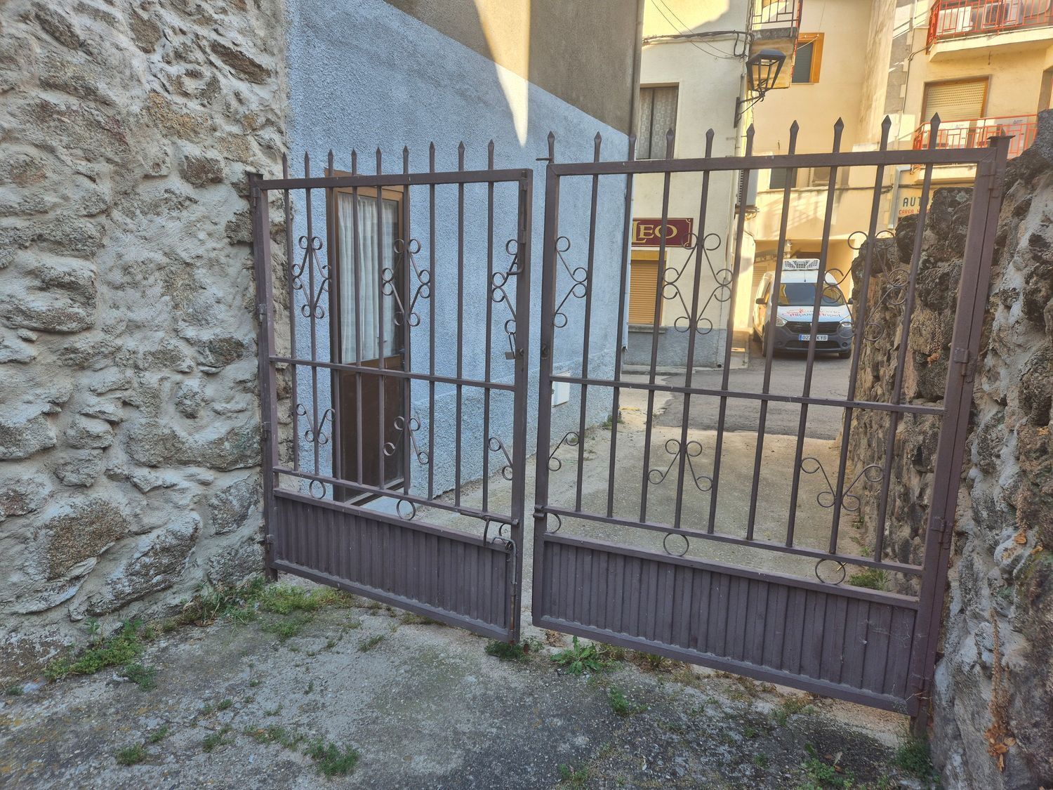 Edificios-Venta-Navaluenga-1834987-Foto-2