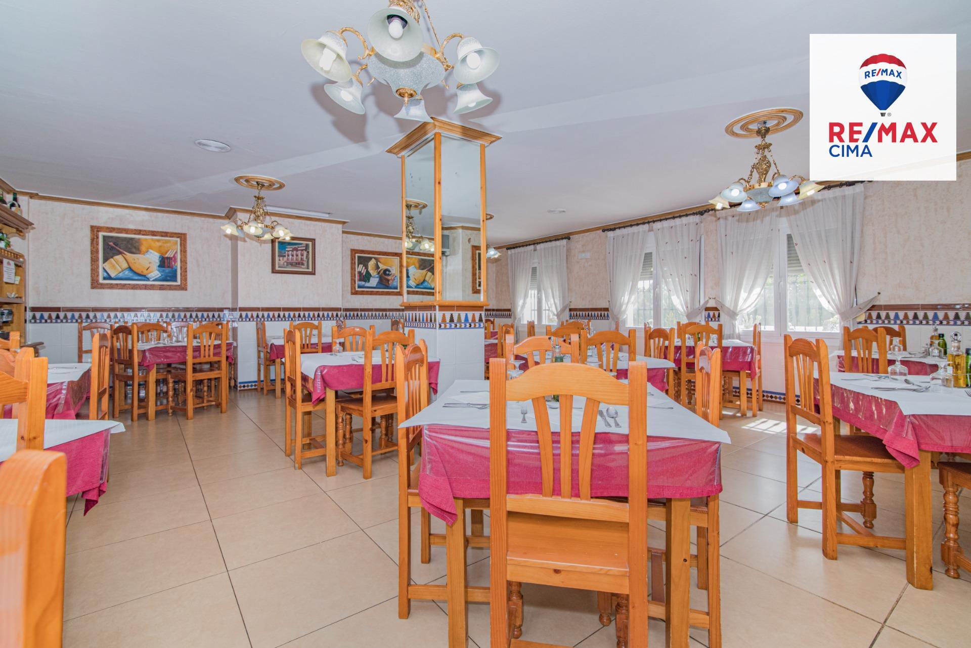 Edificios-Venta-Cortes y Graena-1395070-Foto-21