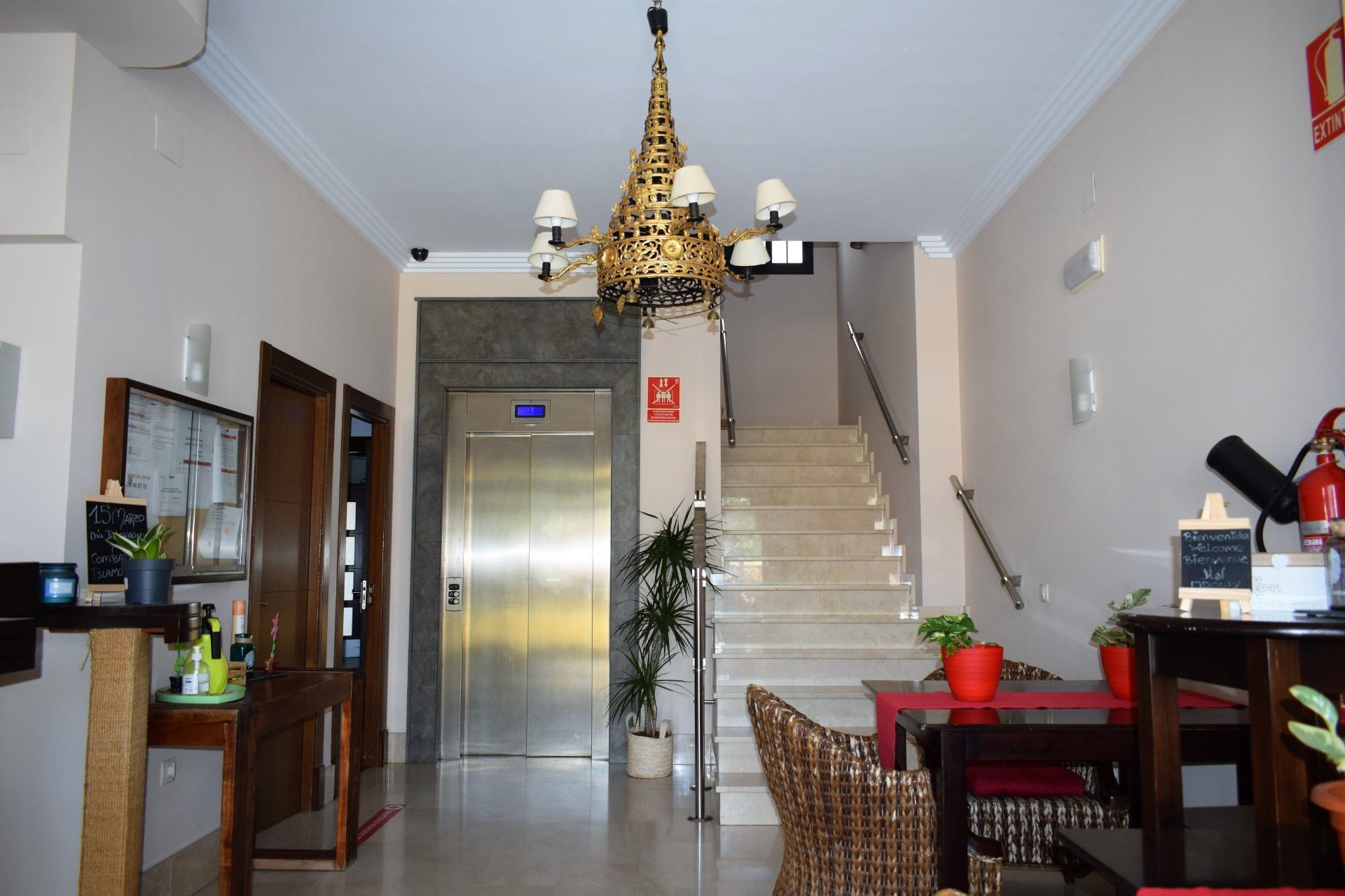 Edificios-Venta-San BartolomÃ© de la Torre-1836470-Foto-17