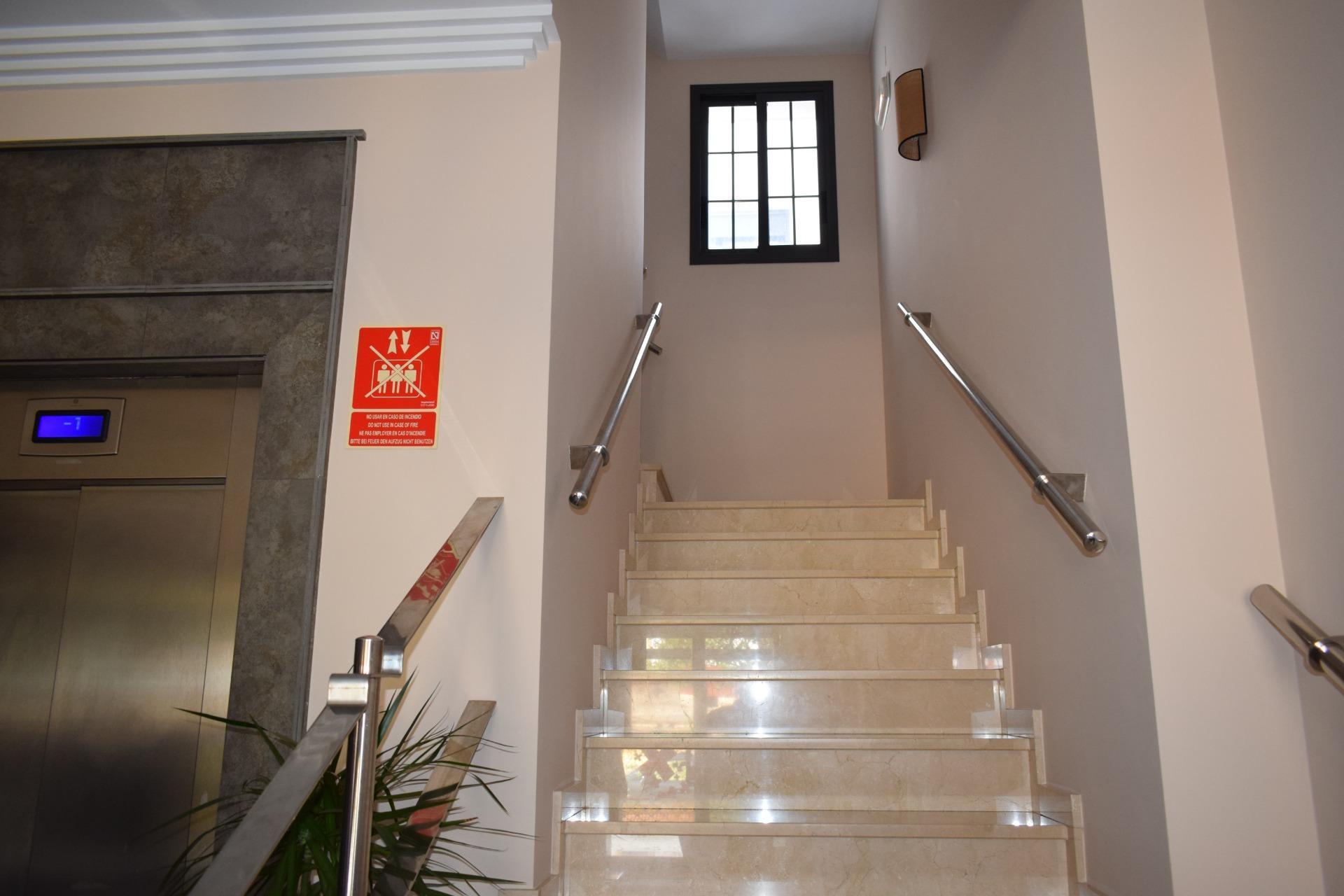 Edificios-Venta-San BartolomÃ© de la Torre-1836470-Foto-25
