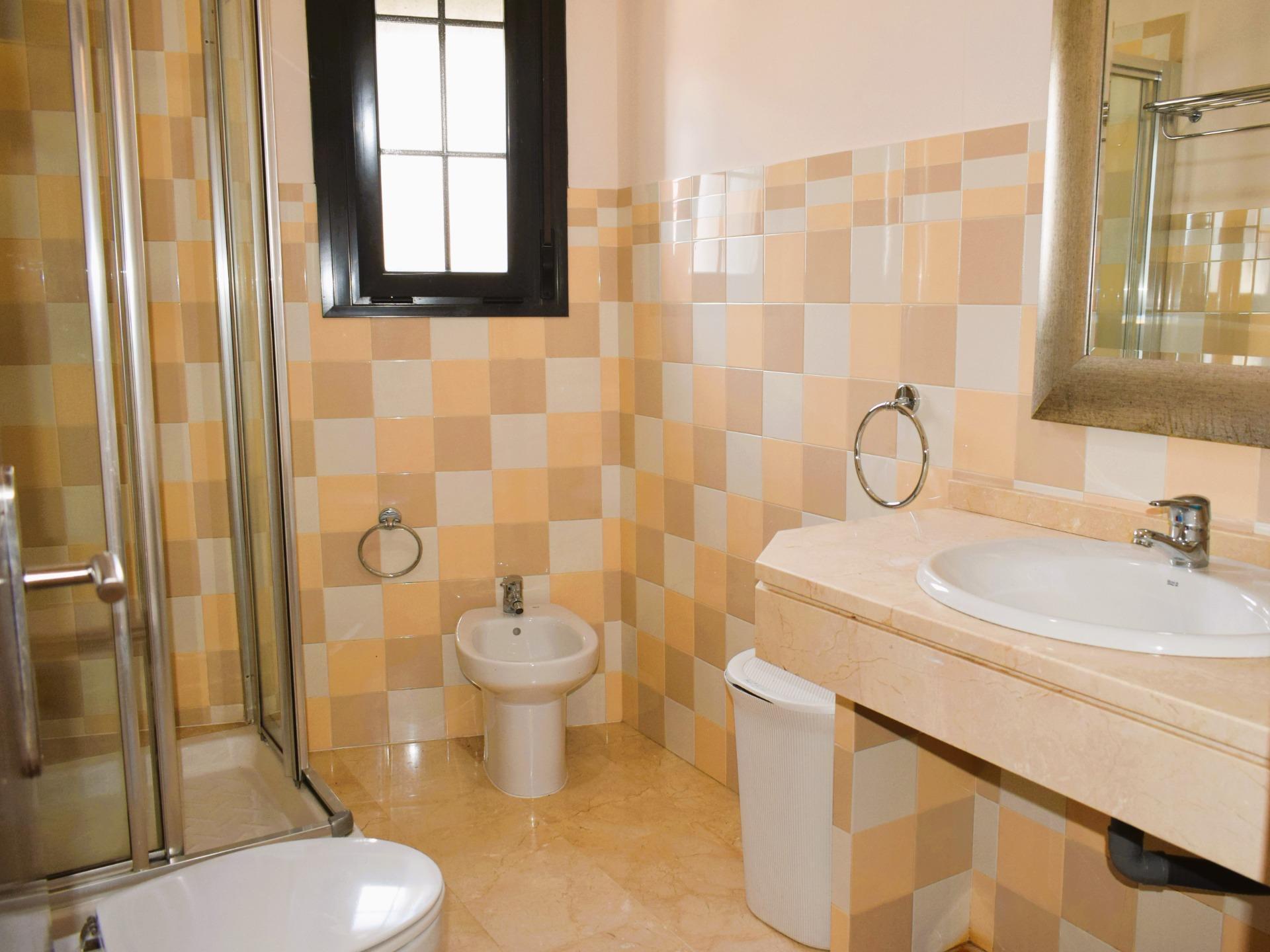 Edificios-Venta-San BartolomÃ© de la Torre-1836470-Foto-63