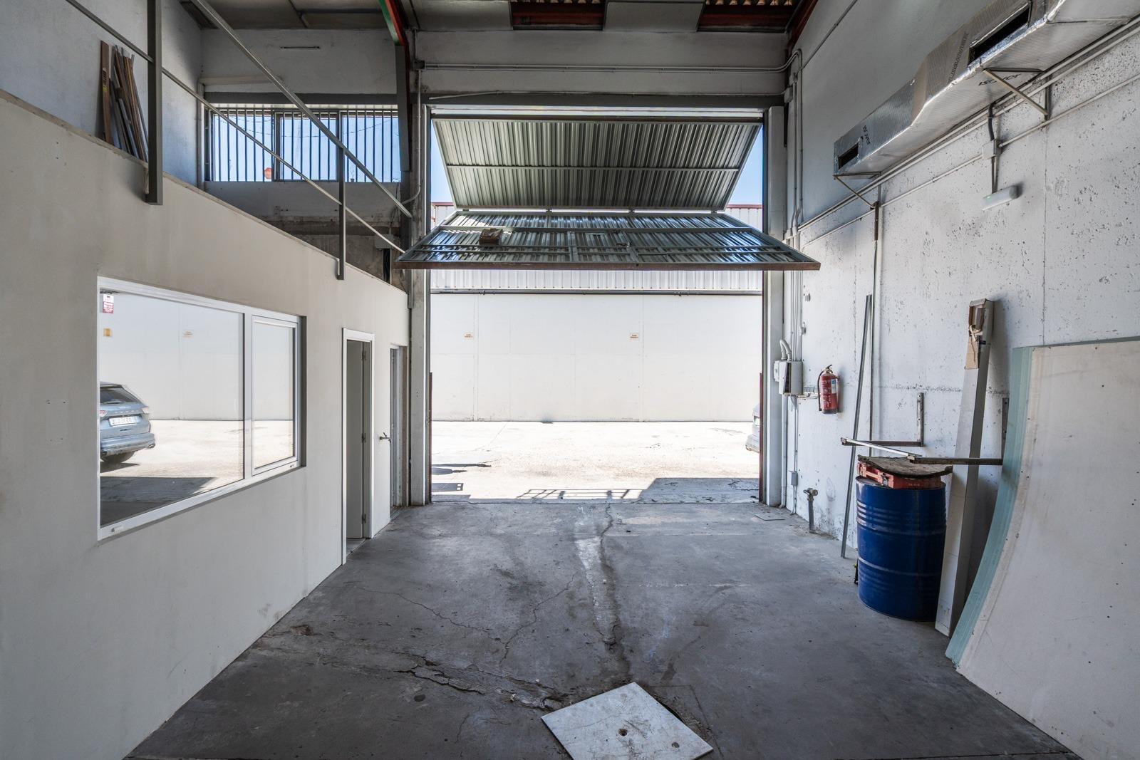 Naves-Venta-Coslada-1706946-Foto-35