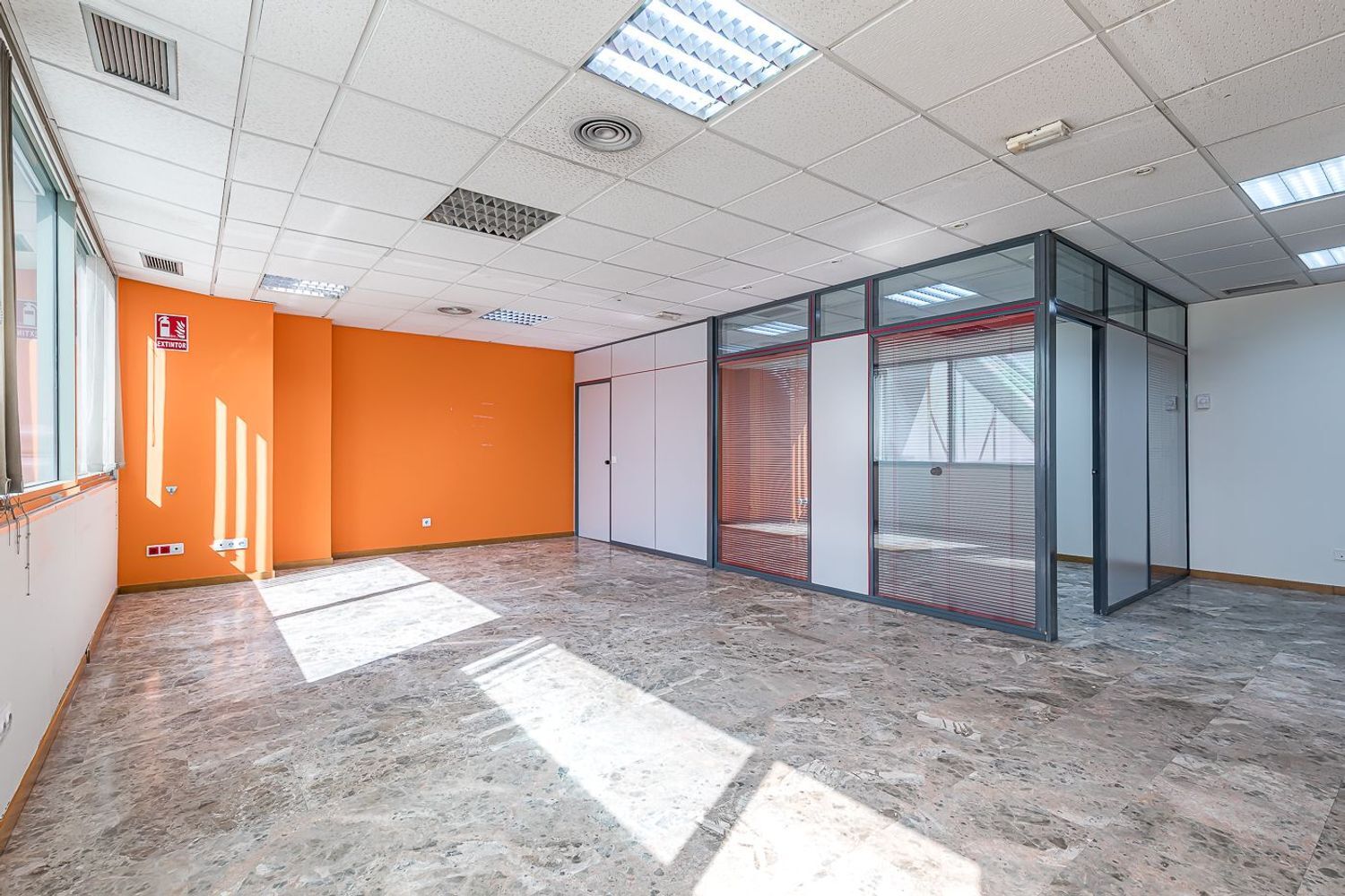 Oficinas-Venta-Madrid-1839809-Foto-2