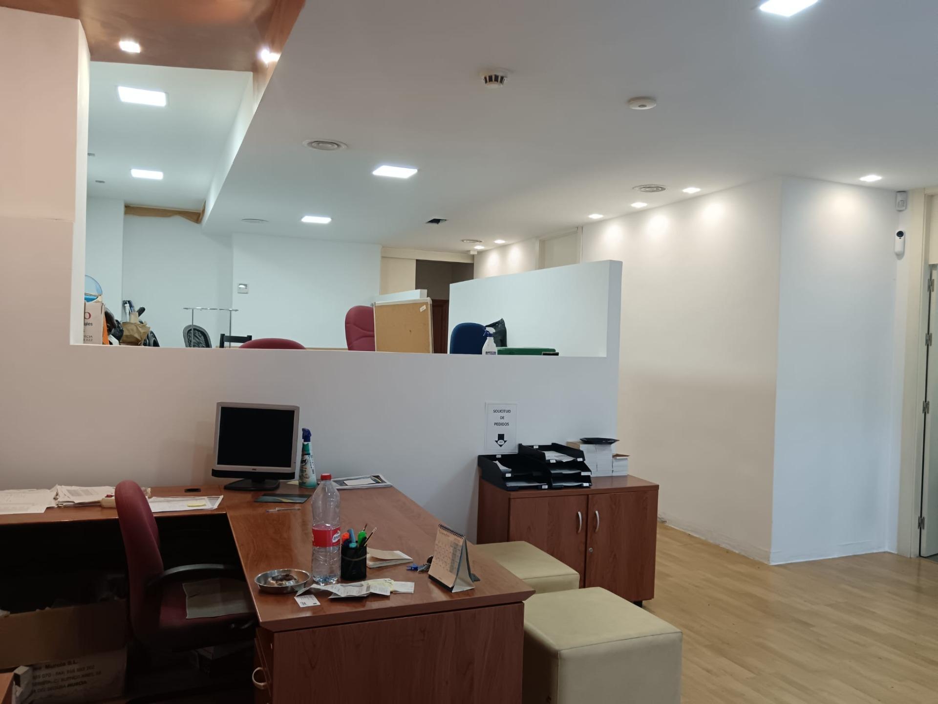 Local 130 m²  con posibilidad de reconvertir en vivienda, ideal para estudiantes