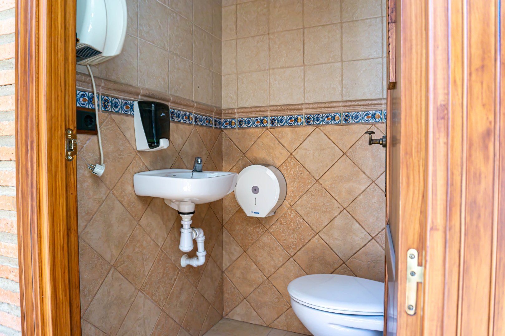 Negocios-Venta-La Puebla del Rio-1462746-Foto-28