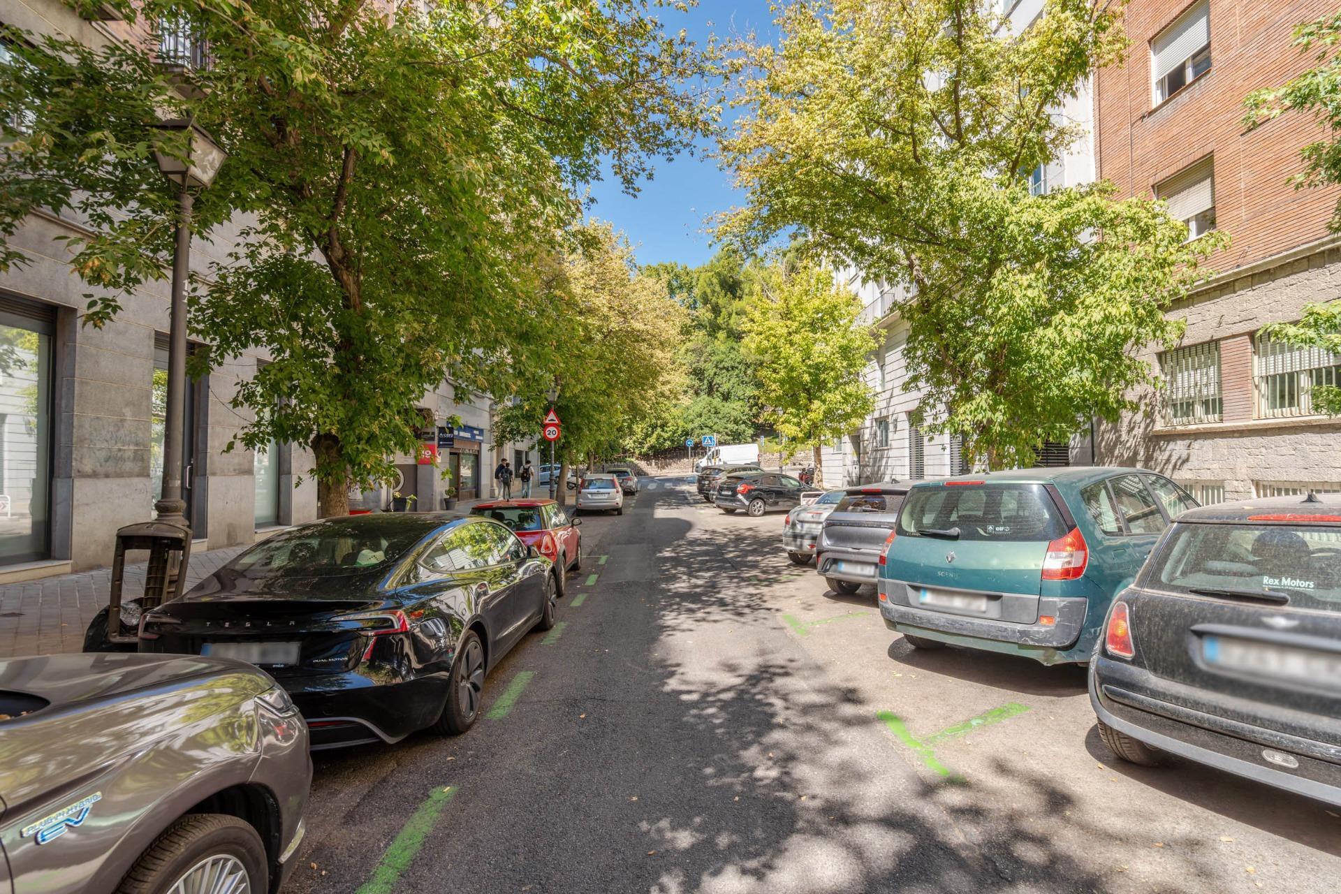 Oficina en venta  calle CADARSO, Madrid  3/34