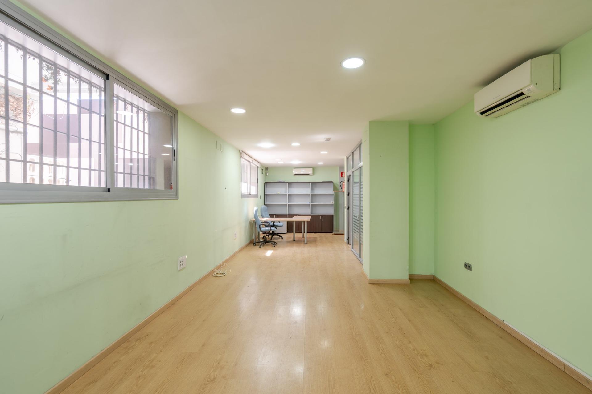 Oficina en venta  calle CADARSO, Madrid  9/34