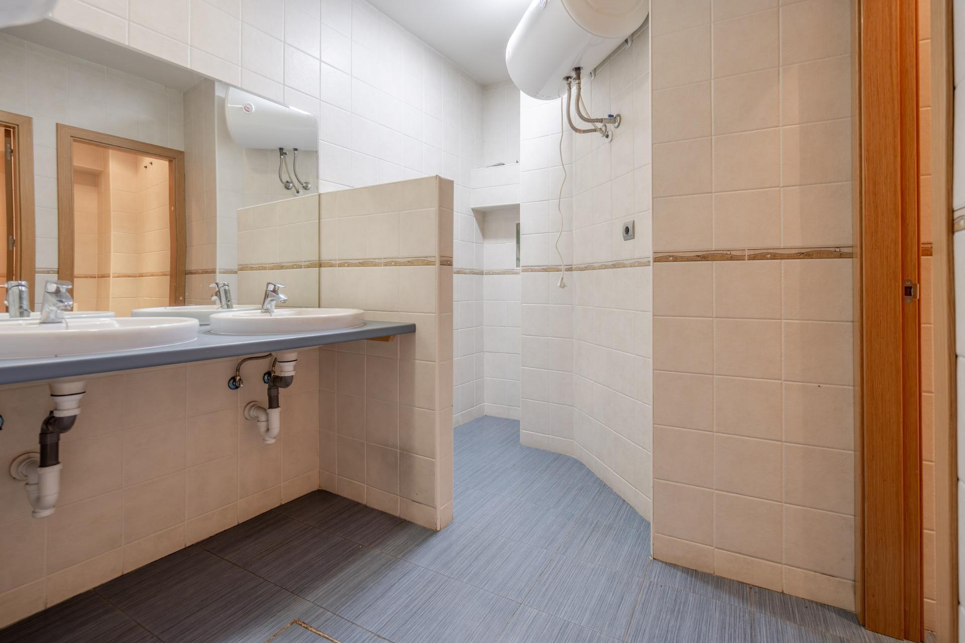 Oficina en venta  calle CADARSO, Madrid  32/34