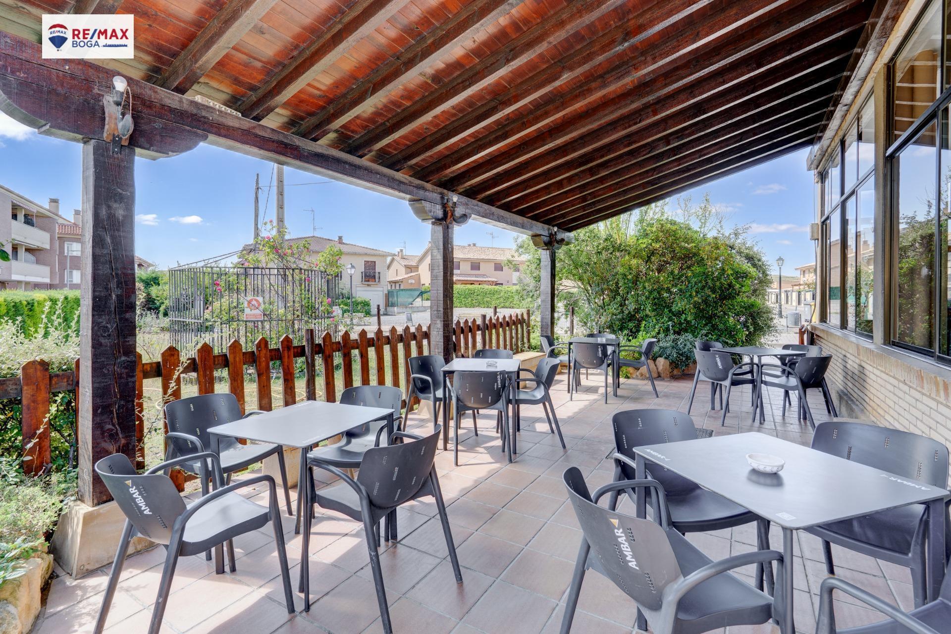 HOSTAL-RESTAURANTE en CUZCURRITA DE RÍO TIRÓN (LA RIOJA)-  EN FUNCIONAMIENTO.