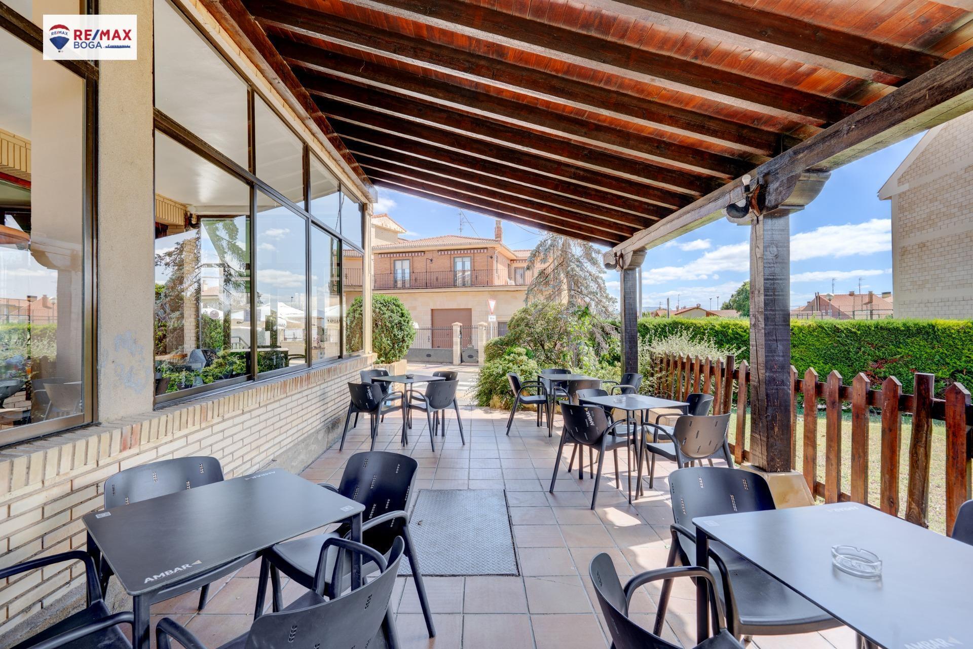 HOSTAL-RESTAURANTE en CUZCURRITA DE RÍO TIRÓN (LA RIOJA)-  EN FUNCIONAMIENTO.