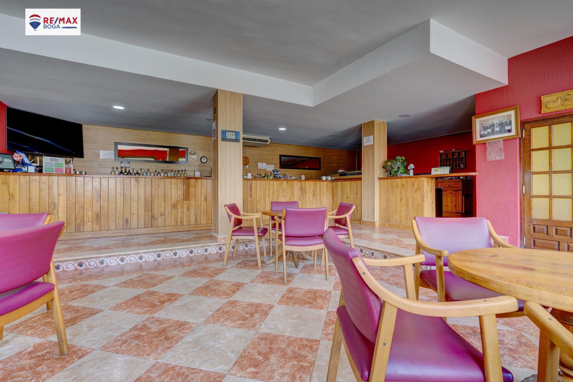 HOSTAL-RESTAURANTE en CUZCURRITA DE RÍO TIRÓN (LA RIOJA)-  EN FUNCIONAMIENTO.