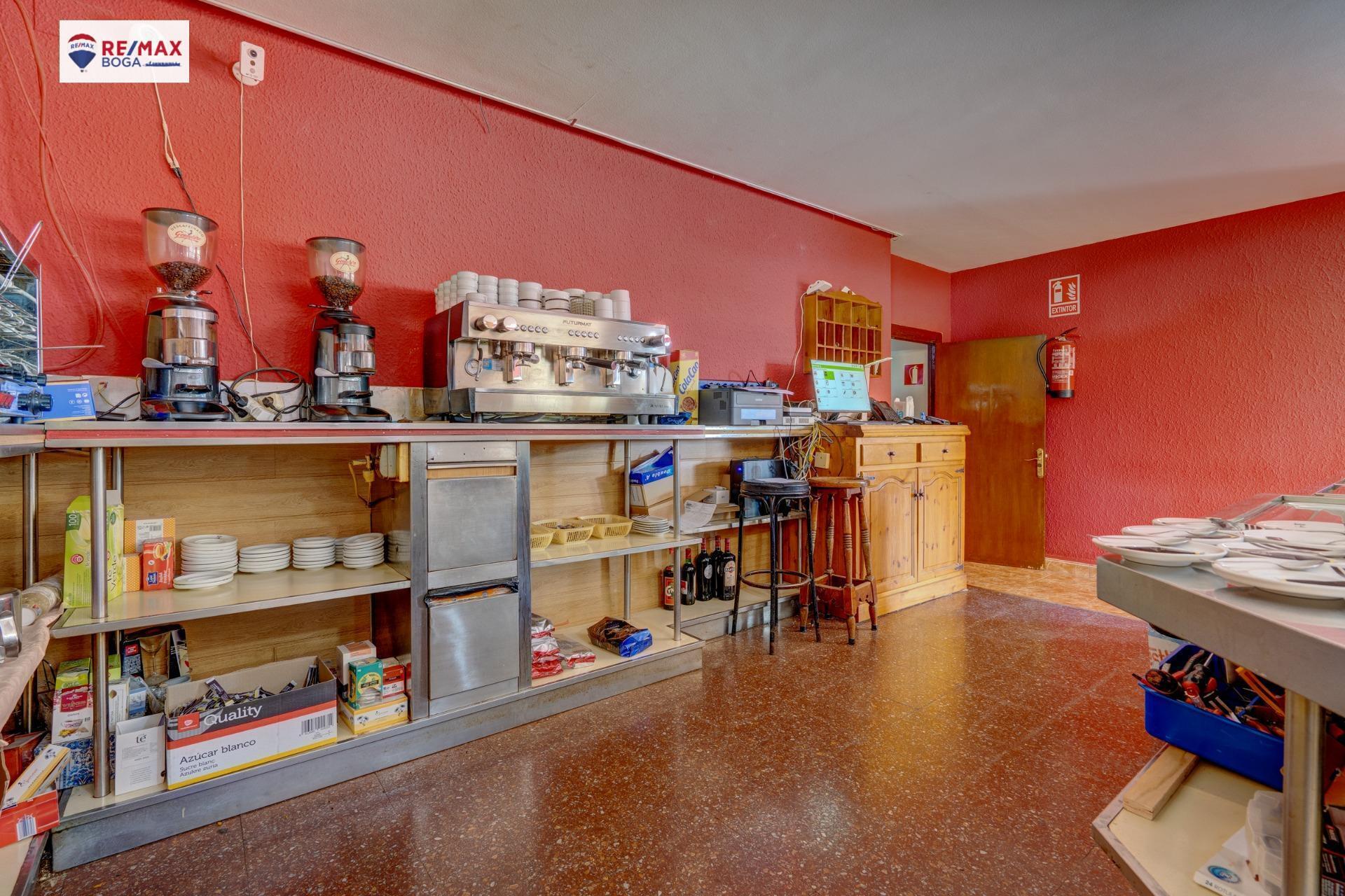 HOSTAL-RESTAURANTE en CUZCURRITA DE RÍO TIRÓN (LA RIOJA)-  EN FUNCIONAMIENTO.