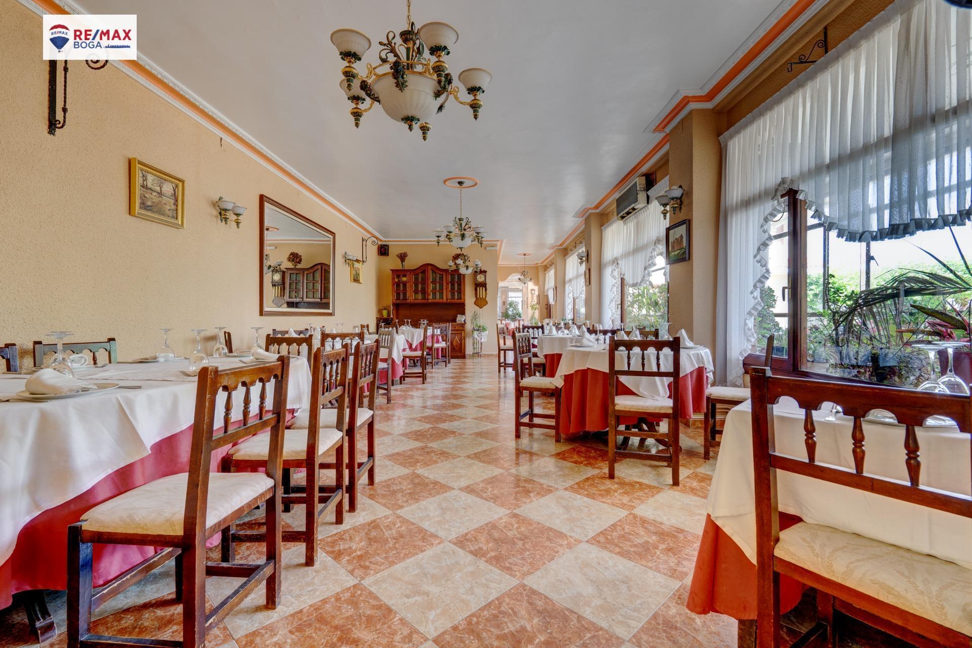 HOSTAL-RESTAURANTE en CUZCURRITA DE RÍO TIRÓN (LA RIOJA)-  EN FUNCIONAMIENTO.
