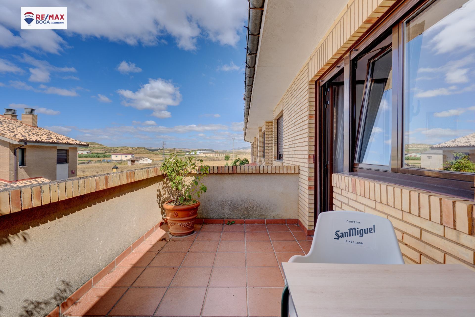 HOSTAL-RESTAURANTE en CUZCURRITA DE RÍO TIRÓN (LA RIOJA)-  EN FUNCIONAMIENTO.