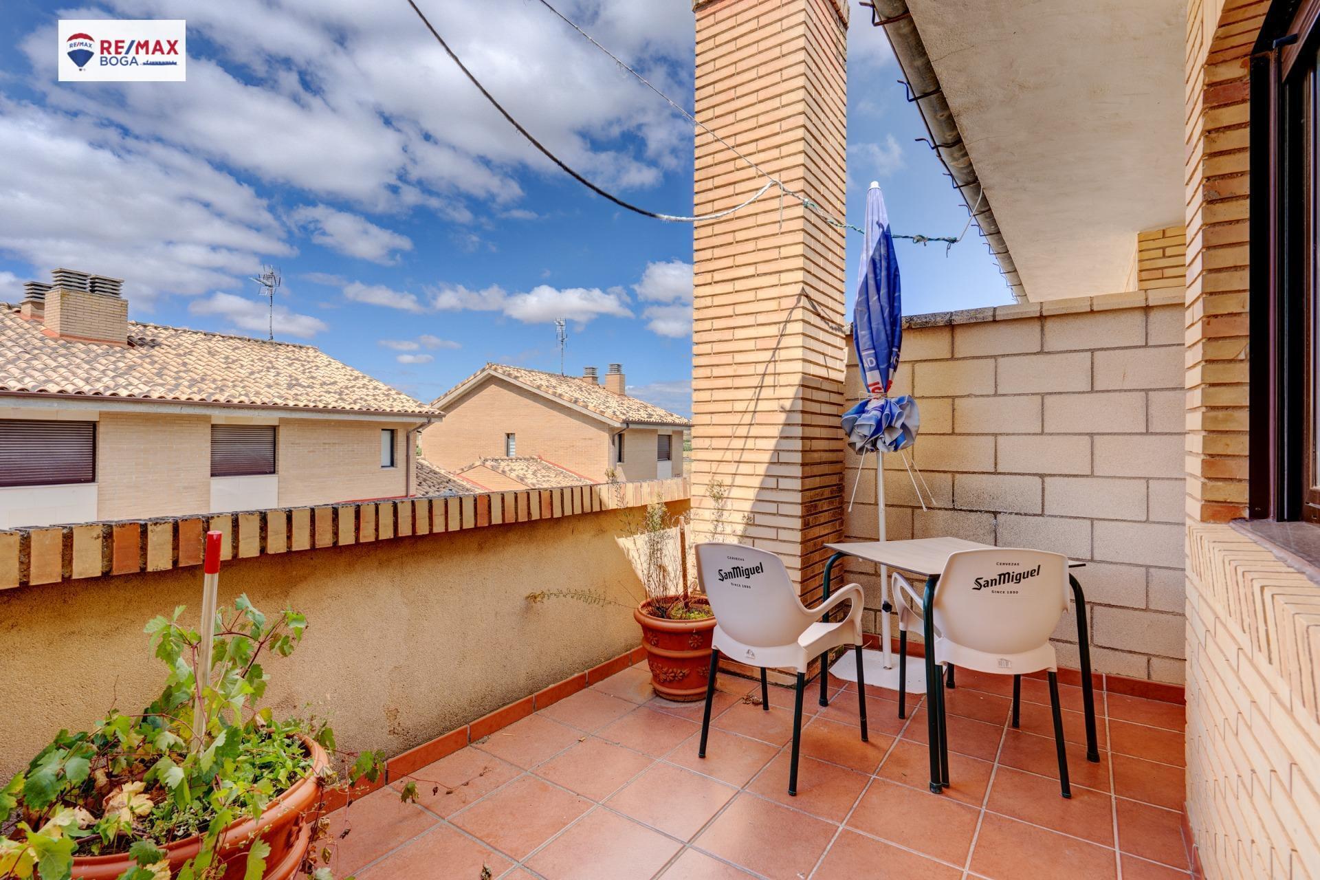 HOSTAL-RESTAURANTE en CUZCURRITA DE RÍO TIRÓN (LA RIOJA)-  EN FUNCIONAMIENTO.