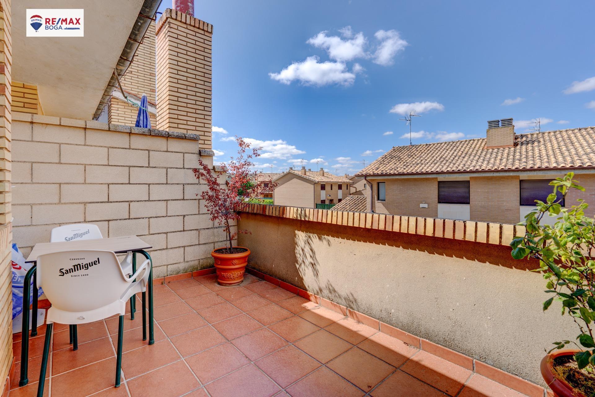HOSTAL-RESTAURANTE en CUZCURRITA DE RÍO TIRÓN (LA RIOJA)-  EN FUNCIONAMIENTO.