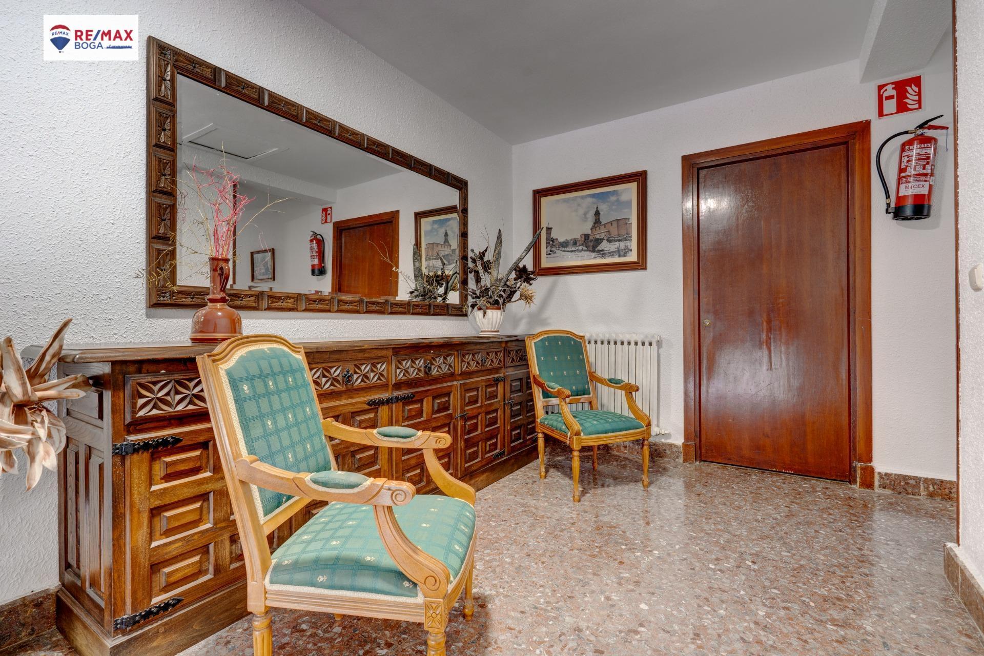 HOSTAL-RESTAURANTE en CUZCURRITA DE RÍO TIRÓN (LA RIOJA)-  EN FUNCIONAMIENTO.