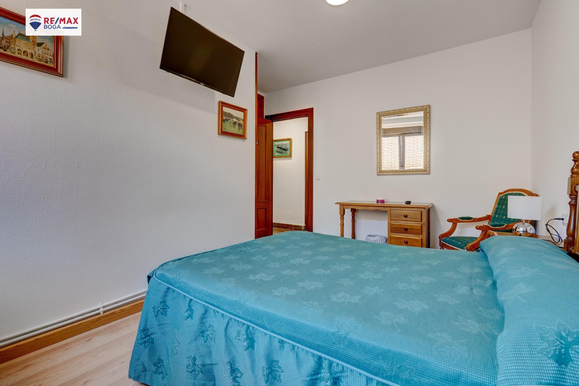 HOSTAL-RESTAURANTE en CUZCURRITA DE RÍO TIRÓN (LA RIOJA)-  EN FUNCIONAMIENTO.