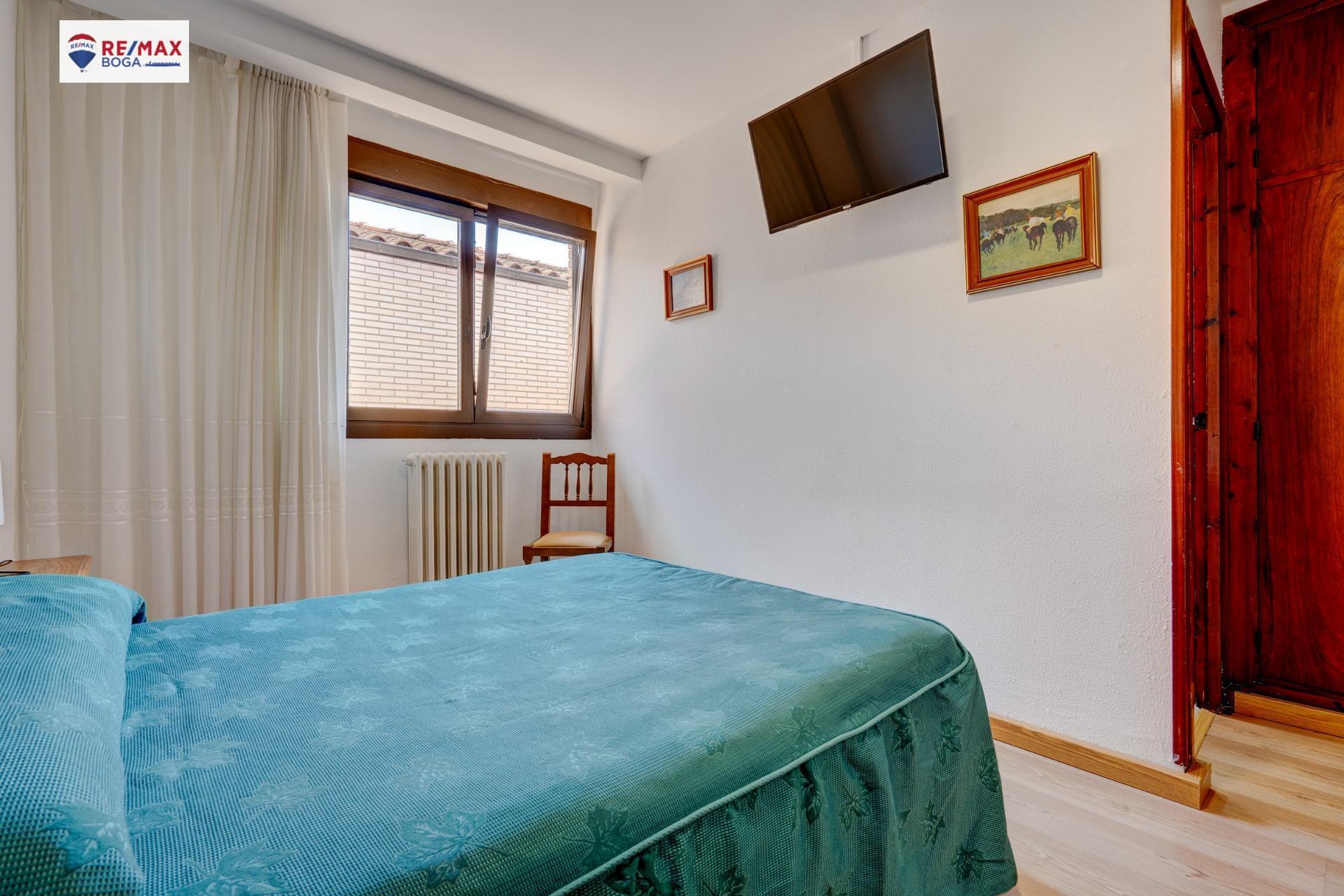 HOSTAL-RESTAURANTE en CUZCURRITA DE RÍO TIRÓN (LA RIOJA)-  EN FUNCIONAMIENTO.