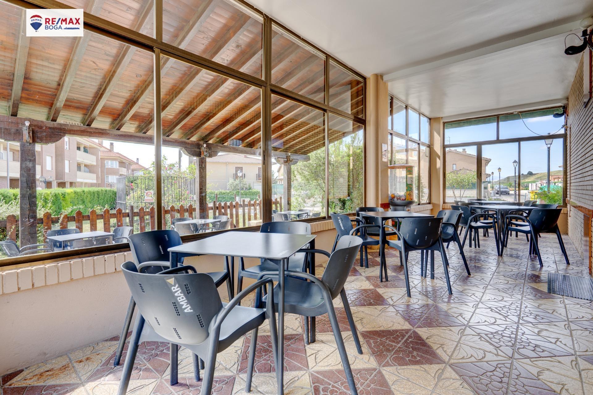 HOSTAL-RESTAURANTE en CUZCURRITA DE RÍO TIRÓN (LA RIOJA)-  EN FUNCIONAMIENTO.