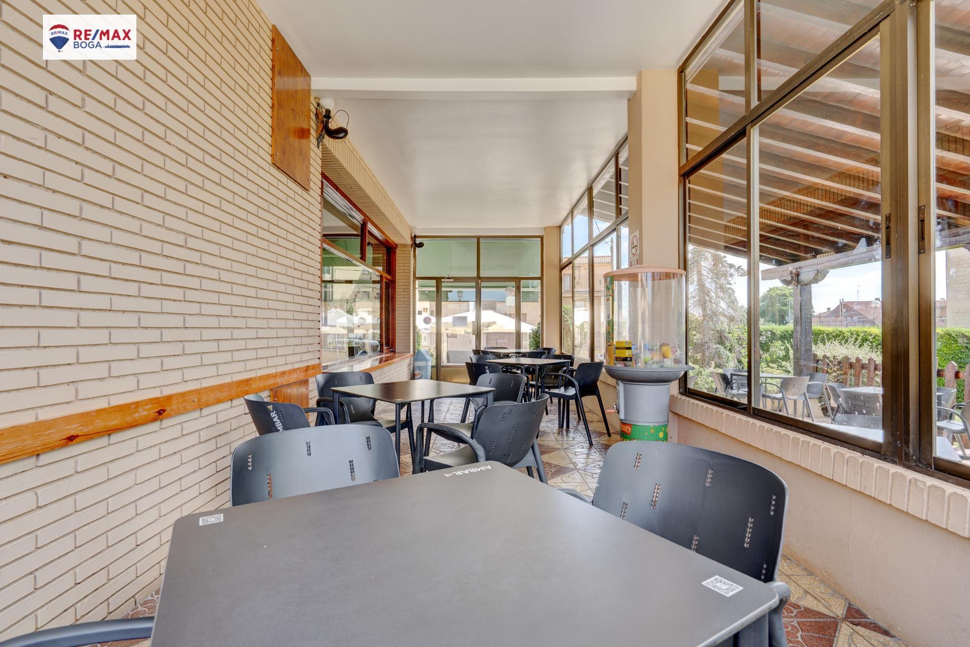 HOSTAL-RESTAURANTE en CUZCURRITA DE RÍO TIRÓN (LA RIOJA)-  EN FUNCIONAMIENTO.
