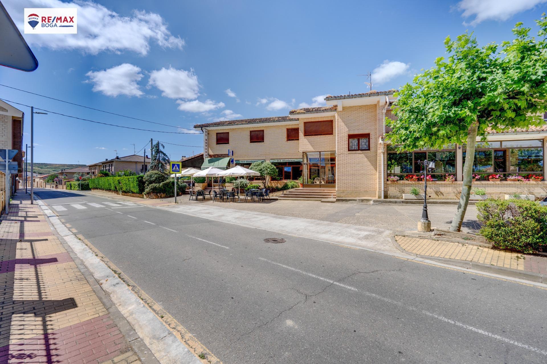 HOSTAL-RESTAURANTE en CUZCURRITA DE RÍO TIRÓN (LA RIOJA)-  EN FUNCIONAMIENTO.