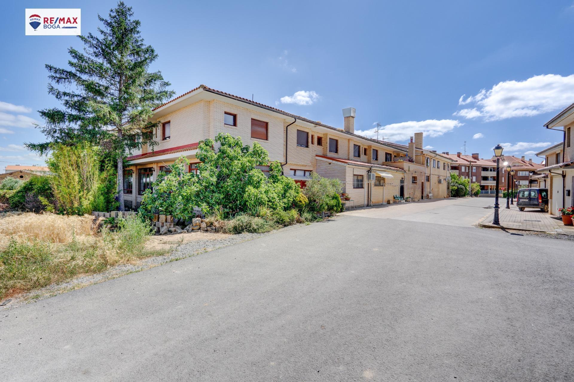 HOSTAL-RESTAURANTE en CUZCURRITA DE RÍO TIRÓN (LA RIOJA)-  EN FUNCIONAMIENTO.