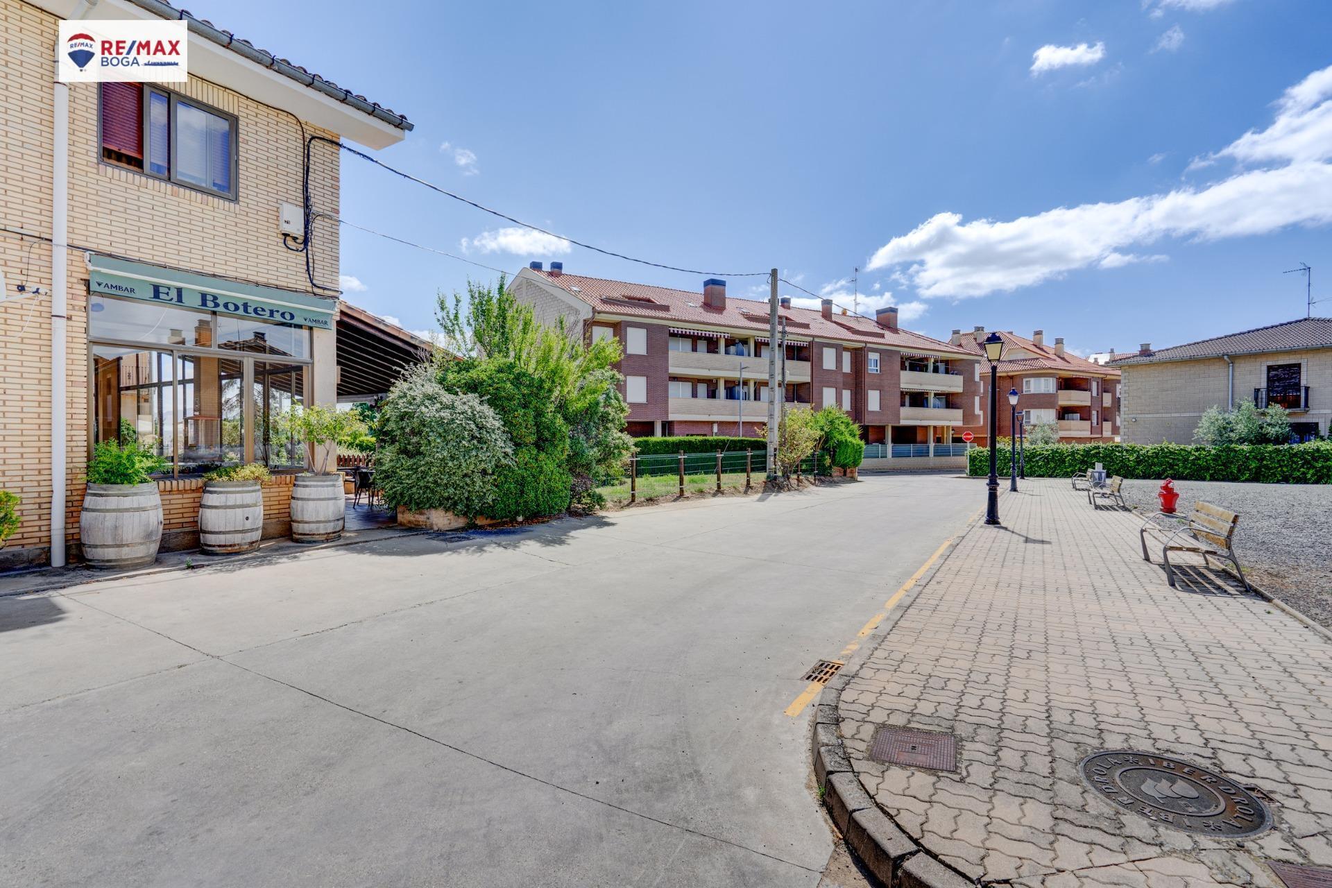 HOSTAL-RESTAURANTE en CUZCURRITA DE RÍO TIRÓN (LA RIOJA)-  EN FUNCIONAMIENTO.