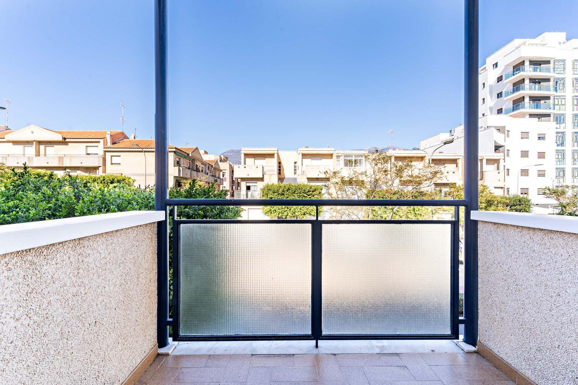 TRÍPLEX CON ALMACÉN DE 74 M2 EN PASEO LAS LOMAS DE EL EJIDO