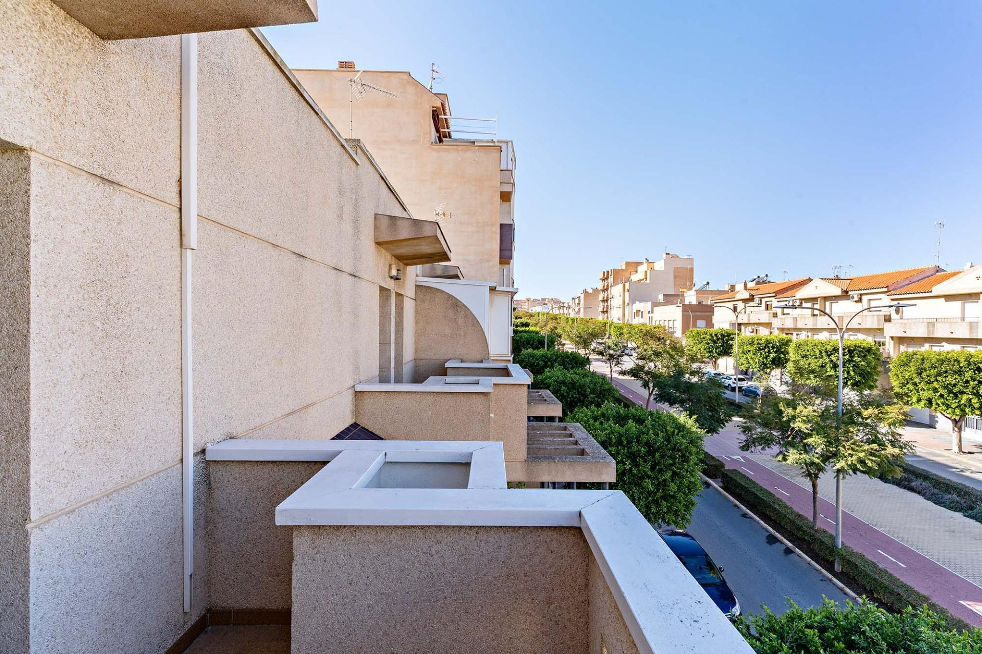 TRÍPLEX CON ALMACÉN DE 74 M2 EN PASEO LAS LOMAS DE EL EJIDO