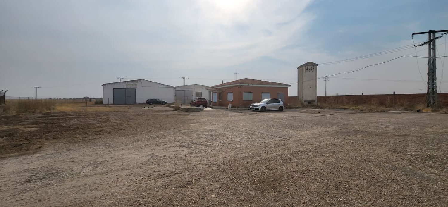 Naves-Venta-Valdestillas-1866532-Foto-4