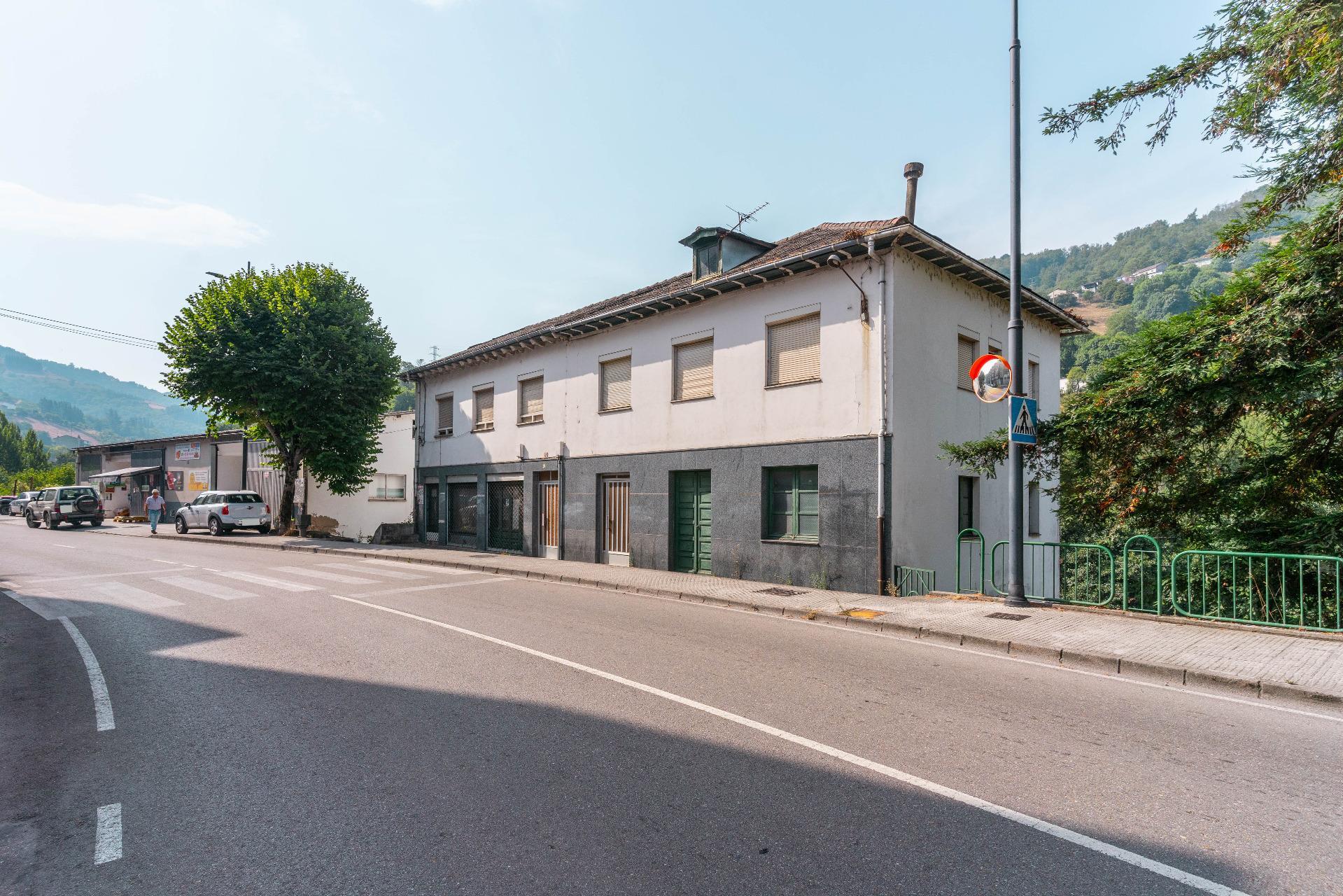 Pisos-Venta-Cangas del Narcea-1867090-Foto-2
